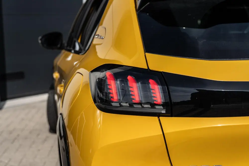 Peugeot 208 1.2 PureTech GT-Line Carplay uit 2019, foto 18