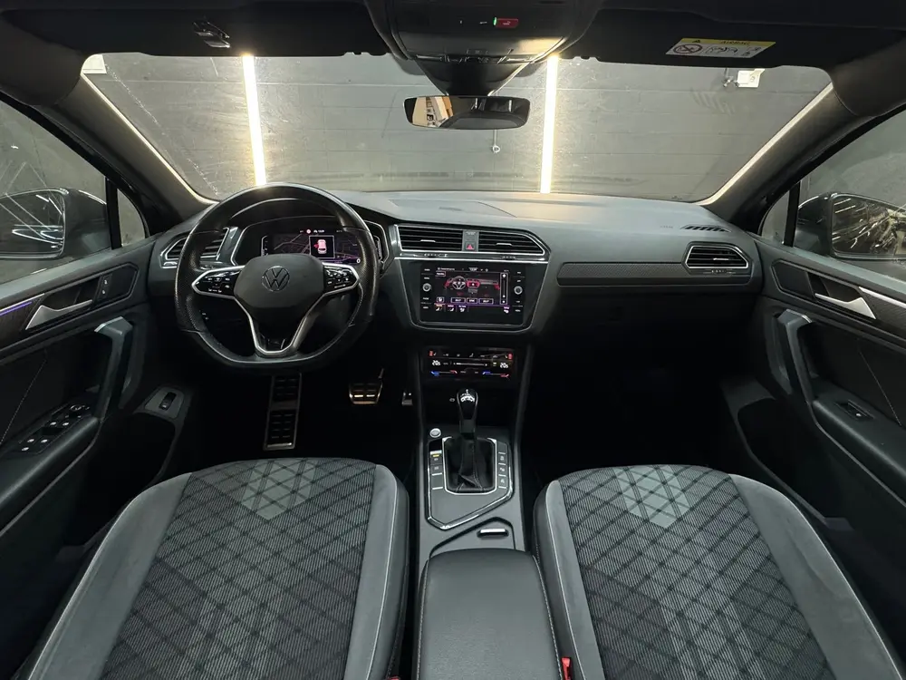Volkswagen Tiguan 1.5 TSI R Line Pano|Keyless|Sfeer|360Camer uit 2020, foto 4
