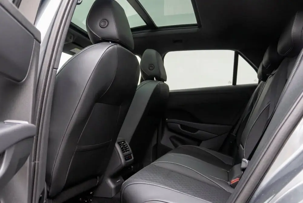Volkswagen T-Roc 1.5 TSI R-Line Pano l Camera l Keyless l VO uit 2026, foto 14
