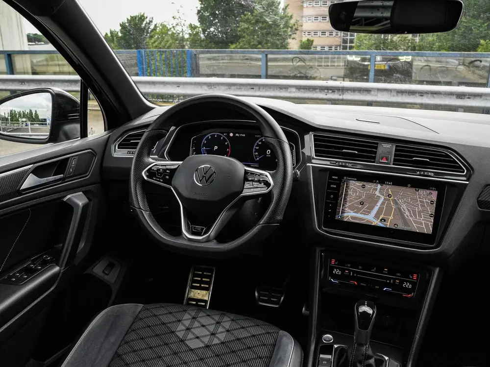 Volkswagen Tiguan 1.5 TSI 150 PK DSG R-Line Black Style | Tr uit 2021, foto 14