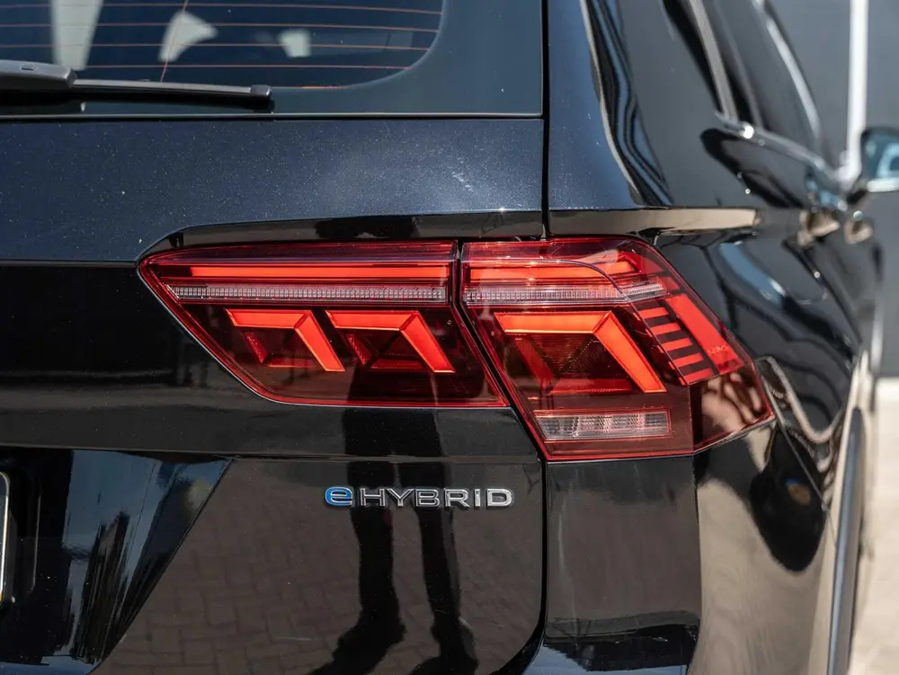 Volkswagen Tiguan 1.4 TSI eHybrid R-Line Business+ Pano|VOL! uit 2023, foto 19
