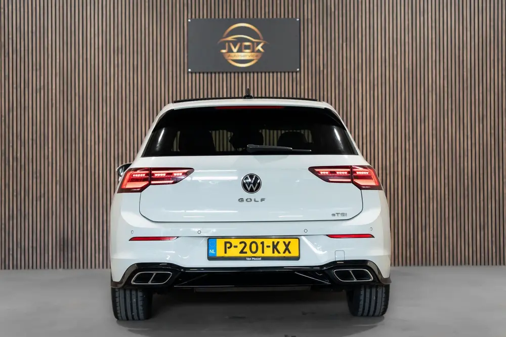 Volkswagen Golf 1.5 eTSI DSG R-Line Pano IQ Camera uit 2021, foto 10