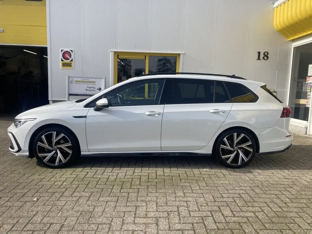 Volkswagen Golf Variant 1.5 e-TSI 3 X R-Line 180PK Automaat uit 2021, foto 2