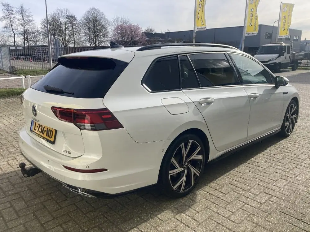 Volkswagen Golf Variant 1.5 e-TSI 3 X R-Line 180PK Automaat uit 2021, foto 4