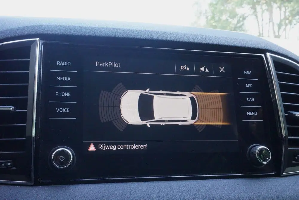 Skoda Karoq 1.5 TSI ACT Style Business Trehkaak uit 2019, foto 19