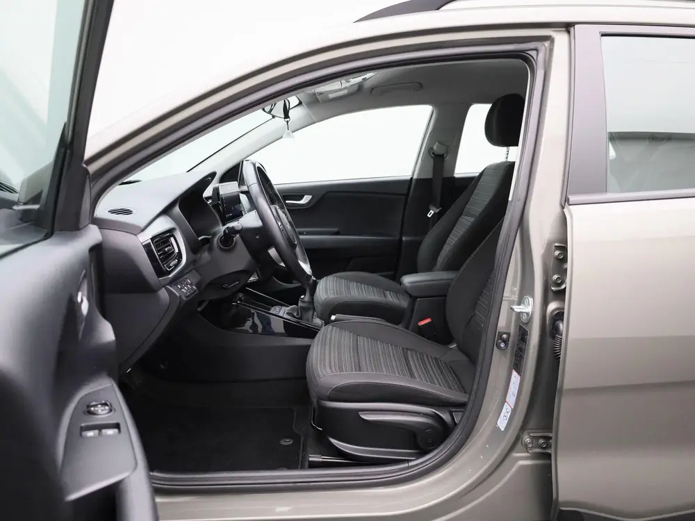 Kia Stonic 1.0 T-GDi MHEV DynamicLine uit 2022, foto 9