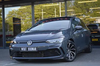 Volkswagen Golf 1.5 eTSI R-Line DSG Led Panorama Acc Sfeer C uit 2022