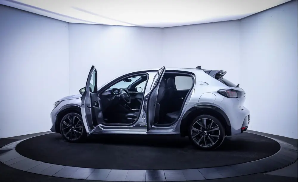 Peugeot 208 1.2T Aut. GT-Line 130pk PANO uit 2023, foto 9