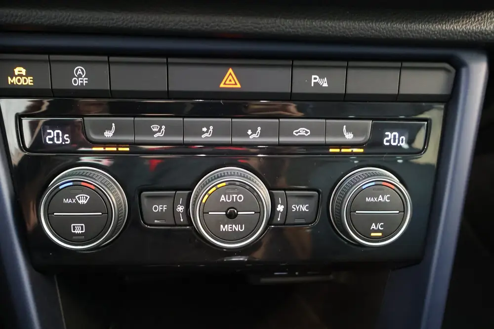 Volkswagen T-Roc 1.5 TSI Style, IQ light, Camera, ACC, Trekh uit 2021, foto 5