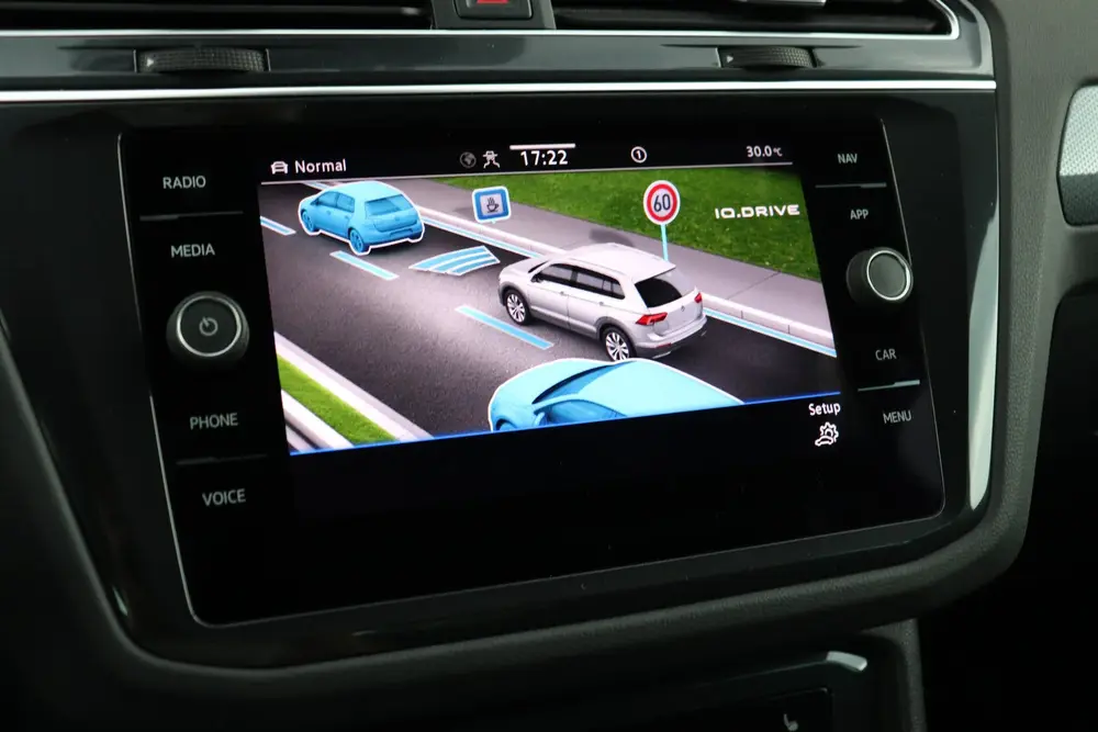 Volkswagen Tiguan 1.4 TSI eHybrid ACC Carplay Navi PDC uit 2022, foto 13
