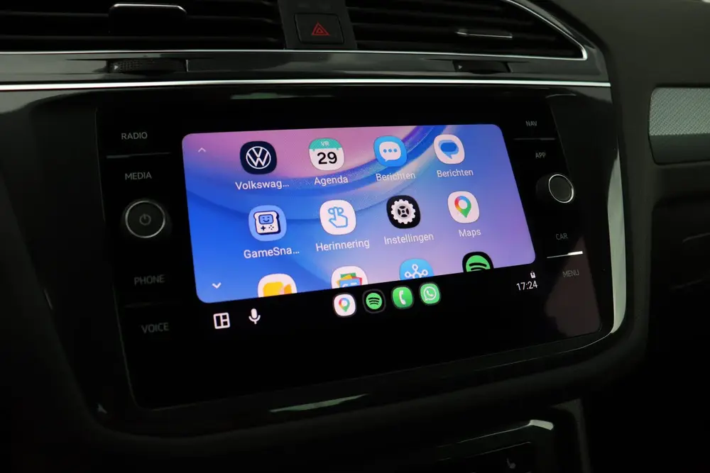 Volkswagen Tiguan 1.4 TSI eHybrid ACC Carplay Navi PDC uit 2022, foto 14