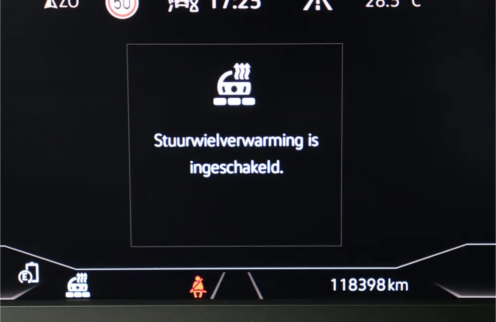 Volkswagen Tiguan 1.4 TSI eHybrid ACC Carplay Navi PDC uit 2022, foto 18