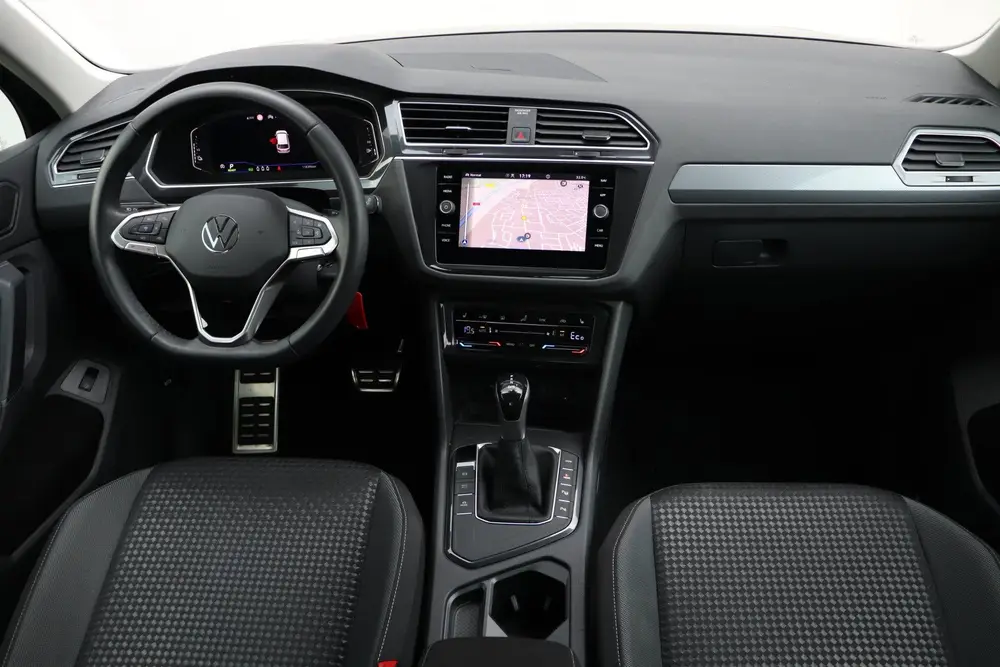 Volkswagen Tiguan 1.4 TSI eHybrid ACC Carplay Navi PDC uit 2022, foto 3