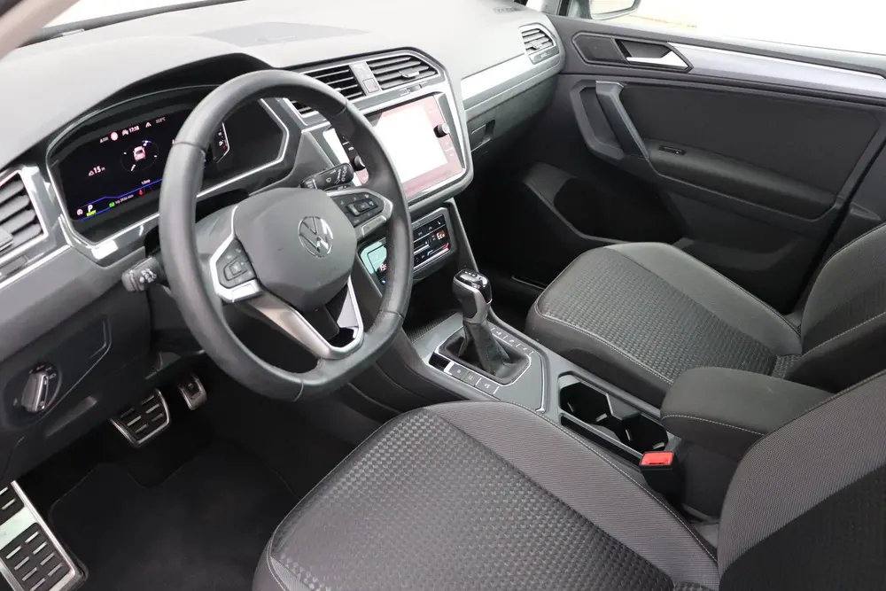 Volkswagen Tiguan 1.4 TSI eHybrid ACC Carplay Navi PDC uit 2022, foto 4