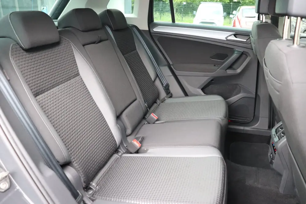 Volkswagen Tiguan 1.4 TSI eHybrid ACC Carplay Navi PDC uit 2022, foto 9