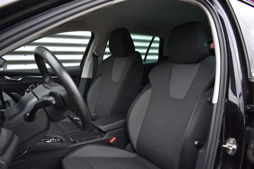 Skoda Octavia 1.0 e-TSI Business Edition LED uit 2022, foto 3