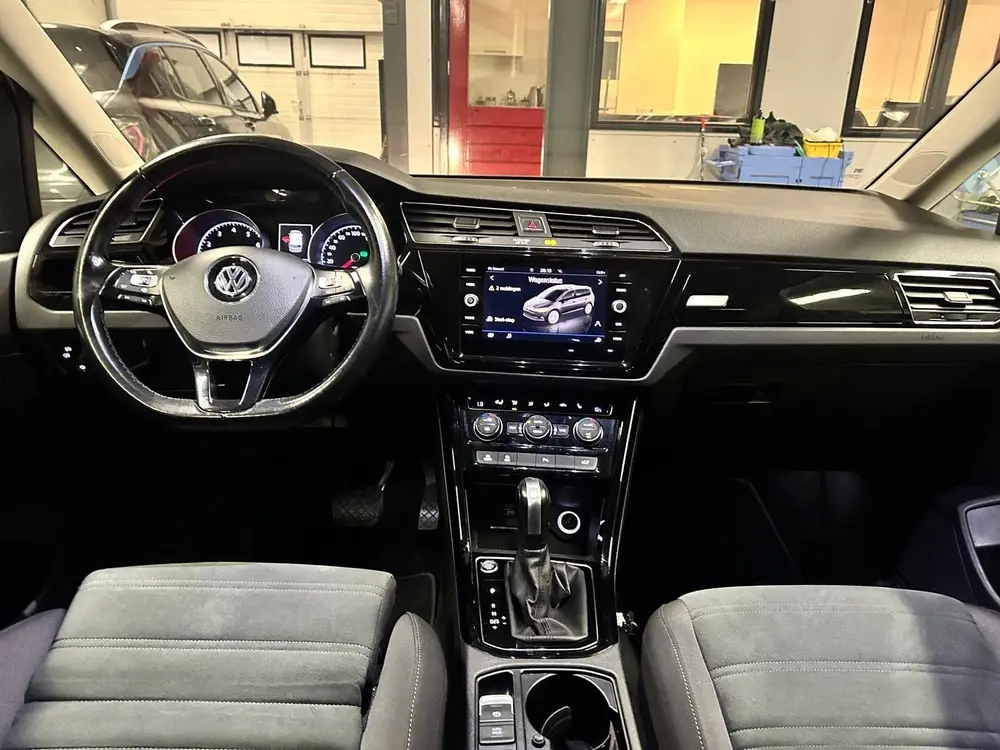 Volkswagen Touran 1.5 TSI Highline Business R 7p uit 2019, foto 10