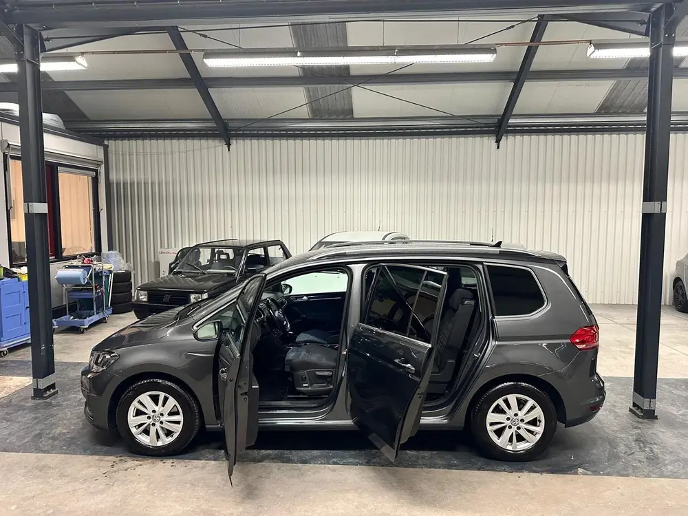 Volkswagen Touran 1.5 TSI Highline Business R 7p uit 2019, foto 3