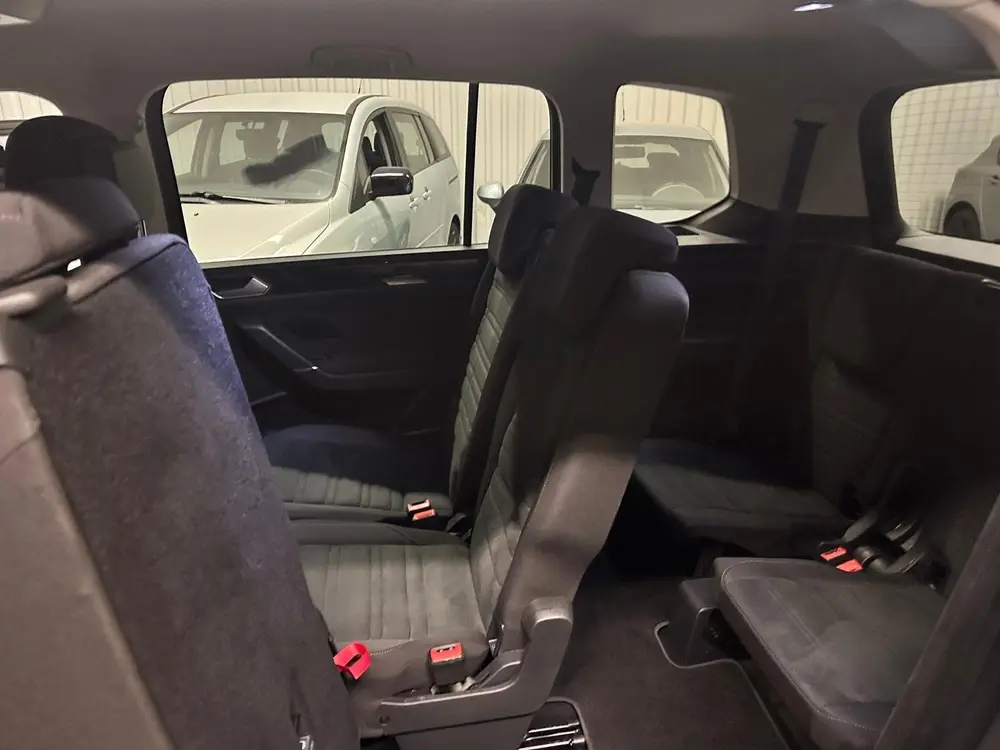 Volkswagen Touran 1.5 TSI Highline Business R 7p uit 2019, foto 4