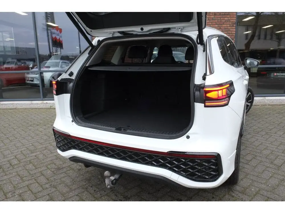 Volkswagen Tayron 1.5 eHybrid R-Line 245pk | Trekhaak | SOH uit 2025, foto 9