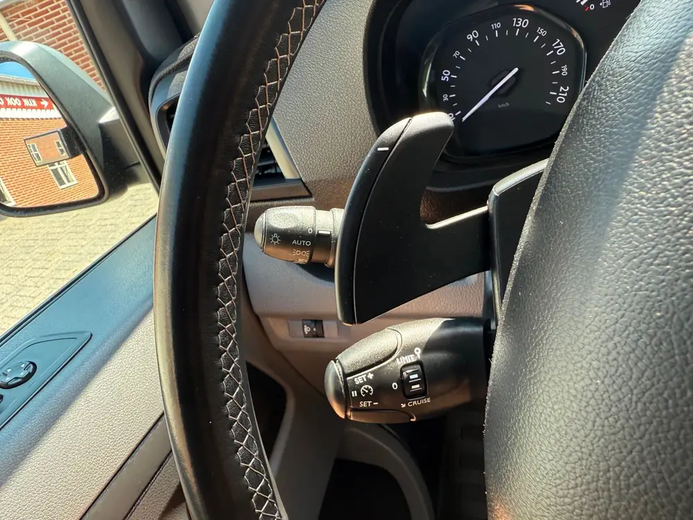 Peugeot Expert 2.0 BlueHDI L2 145pk automaat Camera CarPl uit 2022, foto 12