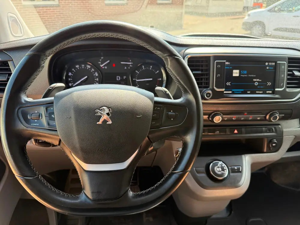 Peugeot Expert 2.0 BlueHDI L2 145pk automaat Camera CarPl uit 2022, foto 3