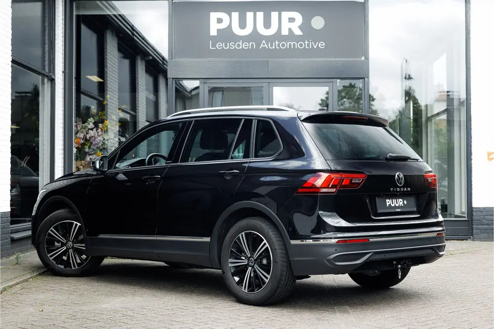 Volkswagen Tiguan 1.5 TSI Life Business Carplay - Trekhaak uit 2021, foto 2