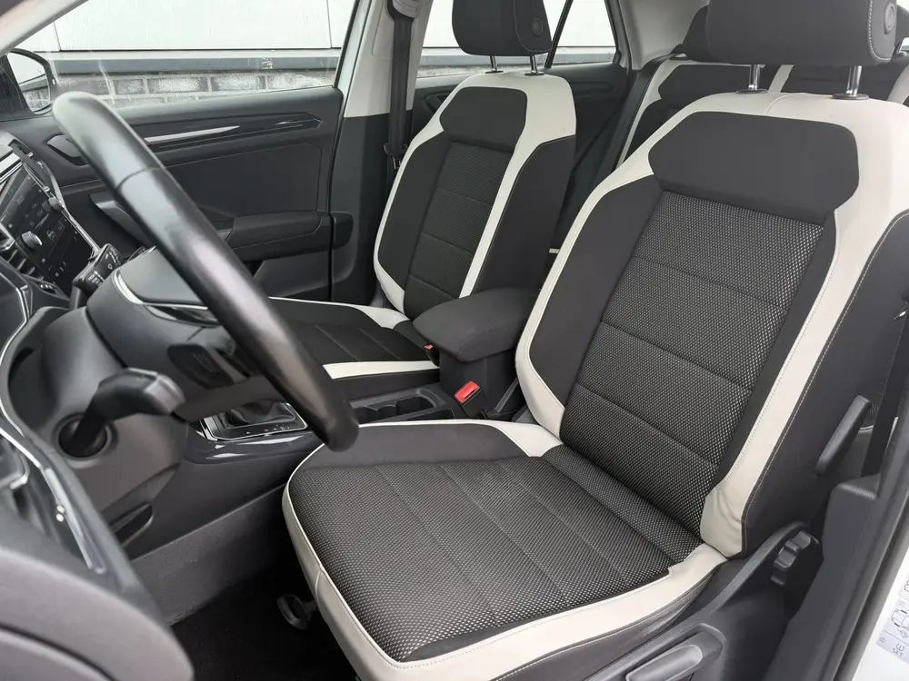 Volkswagen T-Roc 1.5 TSI Sport | Pano | Trekhaak | LED | Car uit 2019, foto 4