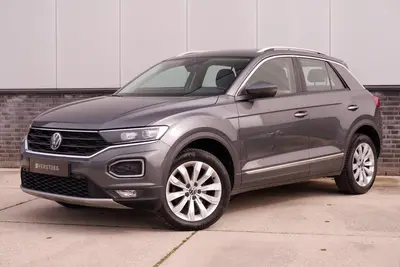 Volkswagen T-Roc 1.5 TSI Sport | LED | Trekhaak | Carplay | uit 2022