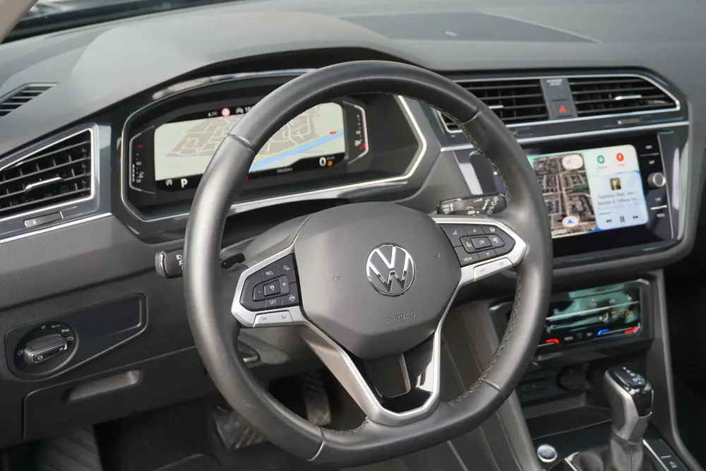 Volkswagen Tiguan 1.5 TSI Life Business | PANO | trekhaak | uit 2022, foto 3