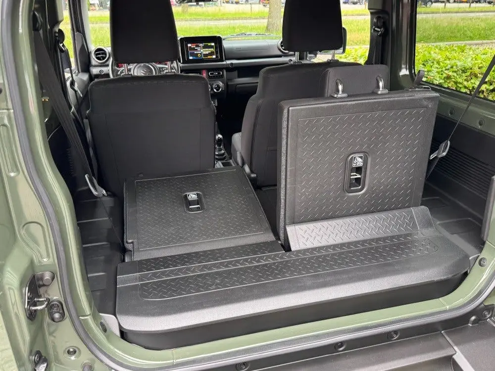 Suzuki Jimny 1.5 Stijl AllGrip (4x4) 4-persoons Navigat uit 2020, foto 17