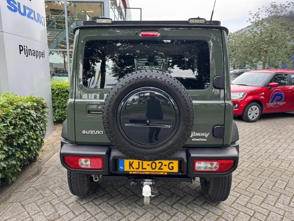 Suzuki Jimny 1.5 Stijl AllGrip (4x4) 4-persoons Navigat uit 2020, foto 2