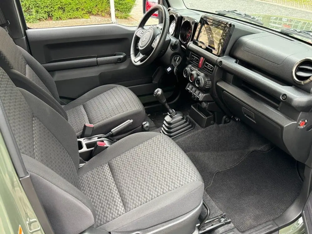 Suzuki Jimny 1.5 Stijl AllGrip (4x4) 4-persoons Navigat uit 2020, foto 3