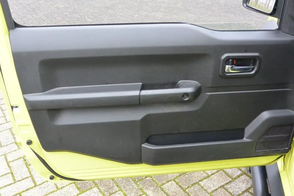 Suzuki Jimny 1.5 Stijl AllGrip (4x4) 4-persoons Navigat uit 2019, foto 16