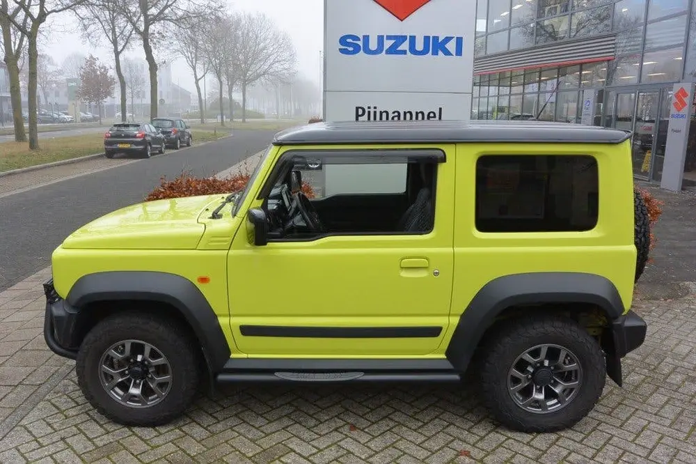 Suzuki Jimny 1.5 Stijl AllGrip (4x4) 4-persoons Navigat uit 2019, foto 4