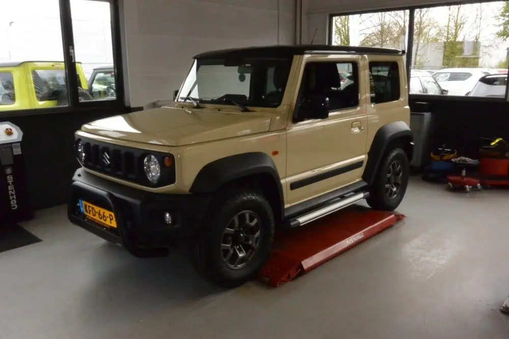 Suzuki Jimny 1.5 Stijl AllGrip (4x4) 4-persoons Navigat uit 2020, foto 15