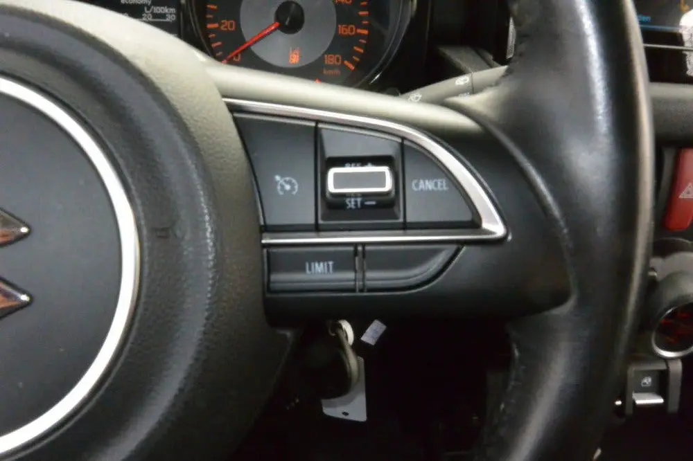 Suzuki Jimny 1.5 Stijl AllGrip (4x4) 4-persoons Navigat uit 2020, foto 18