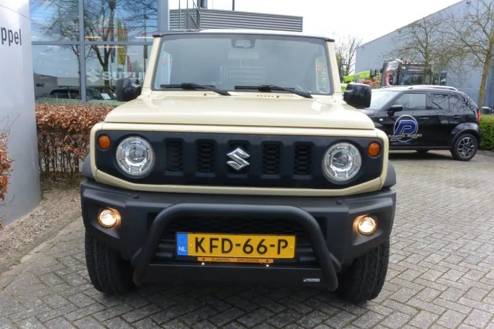 Suzuki Jimny 1.5 Stijl AllGrip (4x4) 4-persoons Navigat uit 2020, foto 2