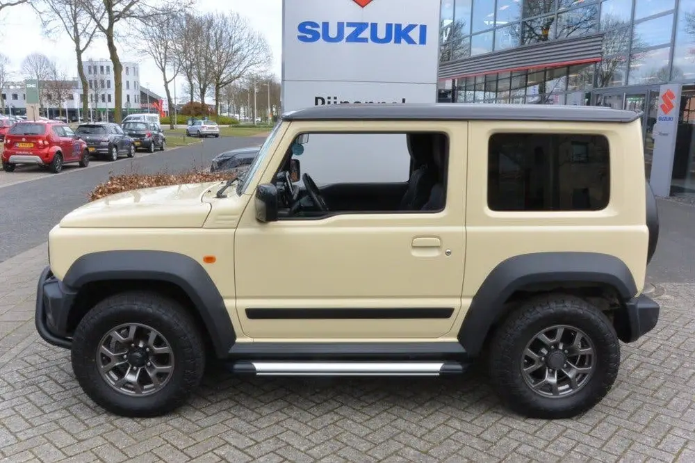 Suzuki Jimny 1.5 Stijl AllGrip (4x4) 4-persoons Navigat uit 2020, foto 4