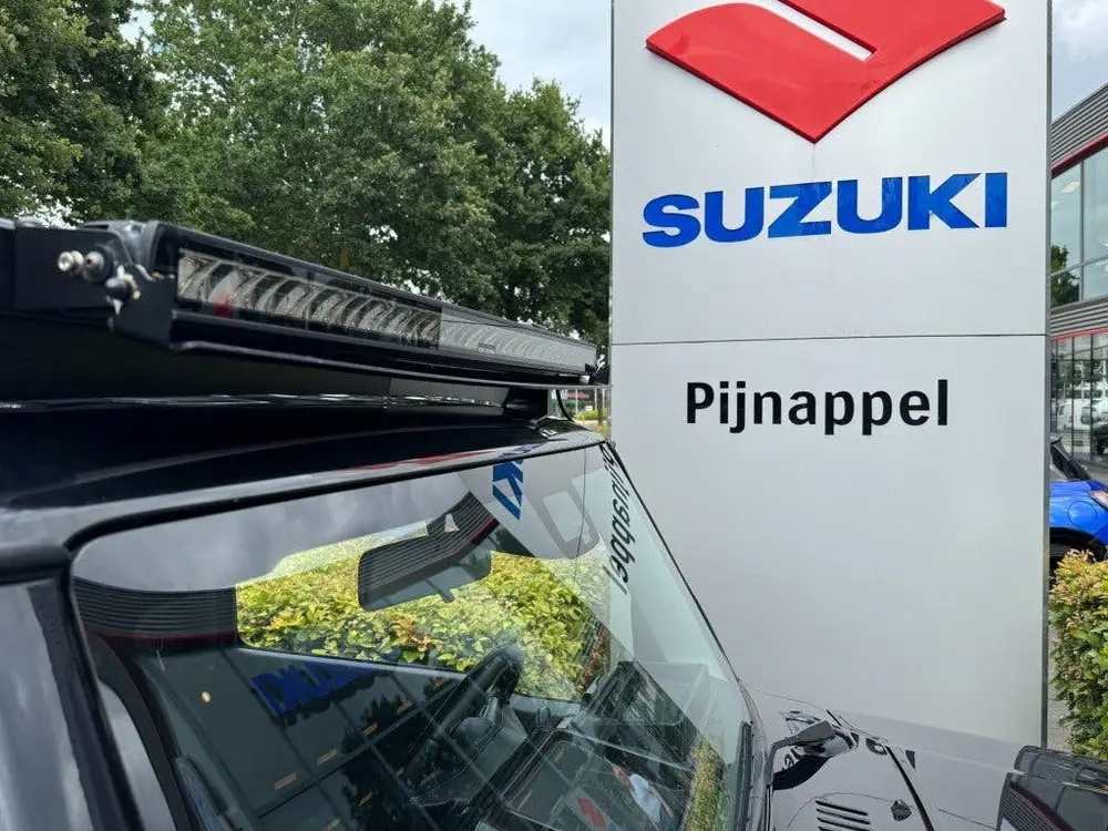 Suzuki Jimny 1.5 Stijl AllGrip (4x4) 4-persoons Navigat uit 2019, foto 11