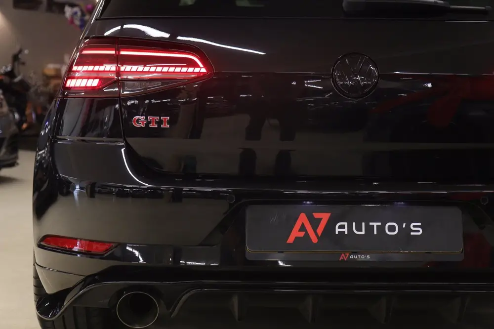 Volkswagen Golf 2.0 TSI GTI TCR /PANO/MILLTEK/CARPLAY/CARBON uit 2019, foto 16