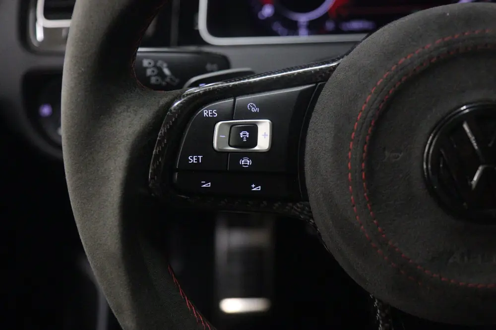 Volkswagen Golf 2.0 TSI GTI TCR /PANO/MILLTEK/CARPLAY/CARBON uit 2019, foto 17