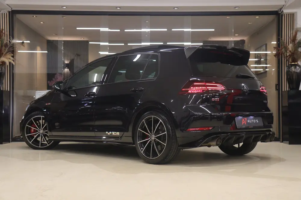 Volkswagen Golf 2.0 TSI GTI TCR /PANO/MILLTEK/CARPLAY/CARBON uit 2019, foto 2