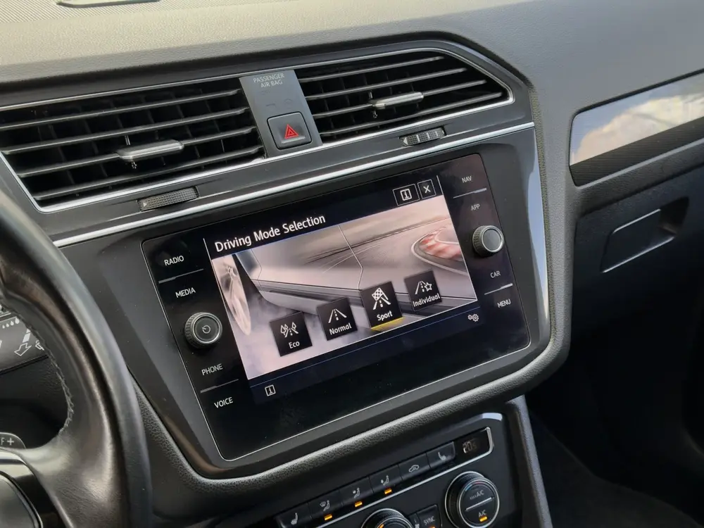 Volkswagen Tiguan Allspace 1.5 TSI AUT7 R-LINE HIGHLINE NAVI uit 2020, foto 20