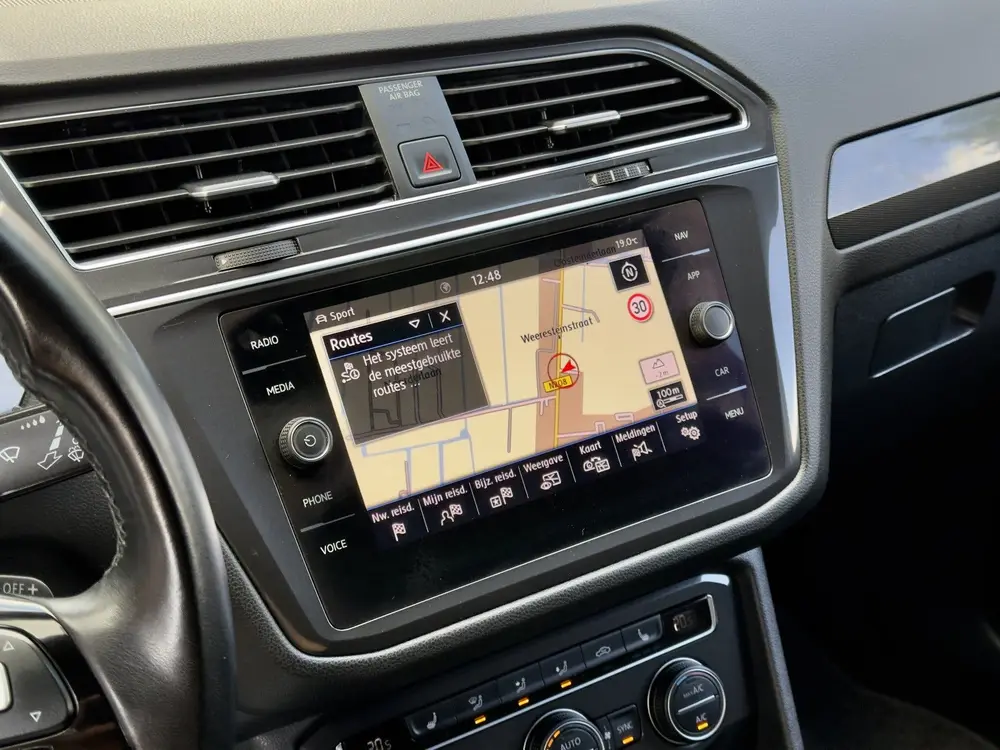 Volkswagen Tiguan Allspace 1.5 TSI AUT7 R-LINE HIGHLINE NAVI uit 2020, foto 6