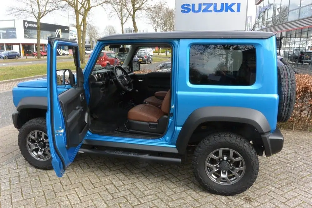 Suzuki Jimny 1.5 Stijl AllGrip (4x4) 4-persoons Navigat uit 2019, foto 13