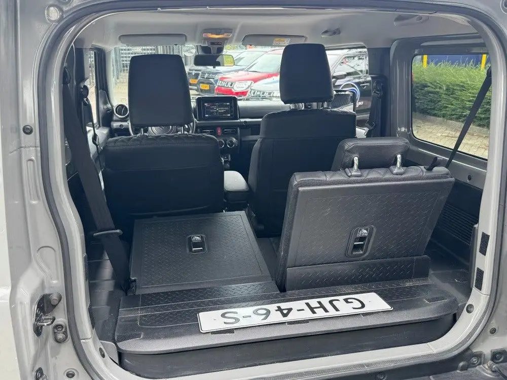 Suzuki Jimny 1.5 Stijl AllGrip (4x4) 4-persoons Trekhaa uit 2019, foto 14