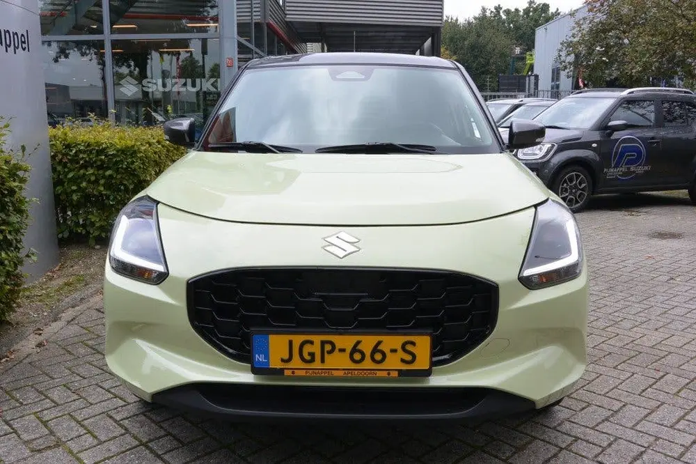 Suzuki Swift 1.2 Style AllGrip (4x4) 5-deurs Two-tone uit 2025, foto 2