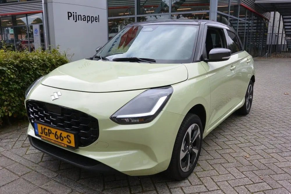 Suzuki Swift 1.2 Style AllGrip (4x4) 5-deurs Two-tone uit 2025, foto 3