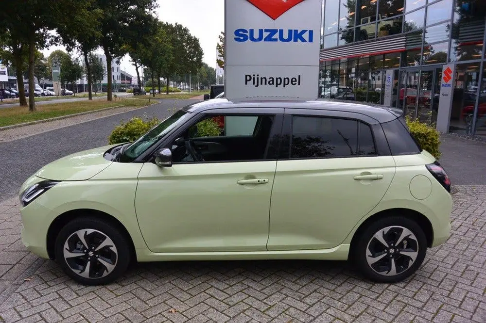 Suzuki Swift 1.2 Style AllGrip (4x4) 5-deurs Two-tone uit 2025, foto 5